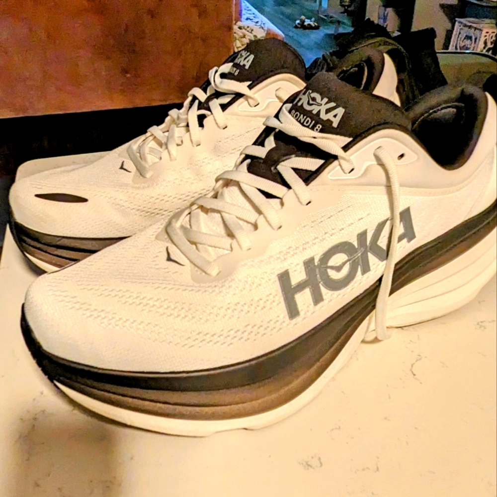 Hoka Bondi 8 sneakers